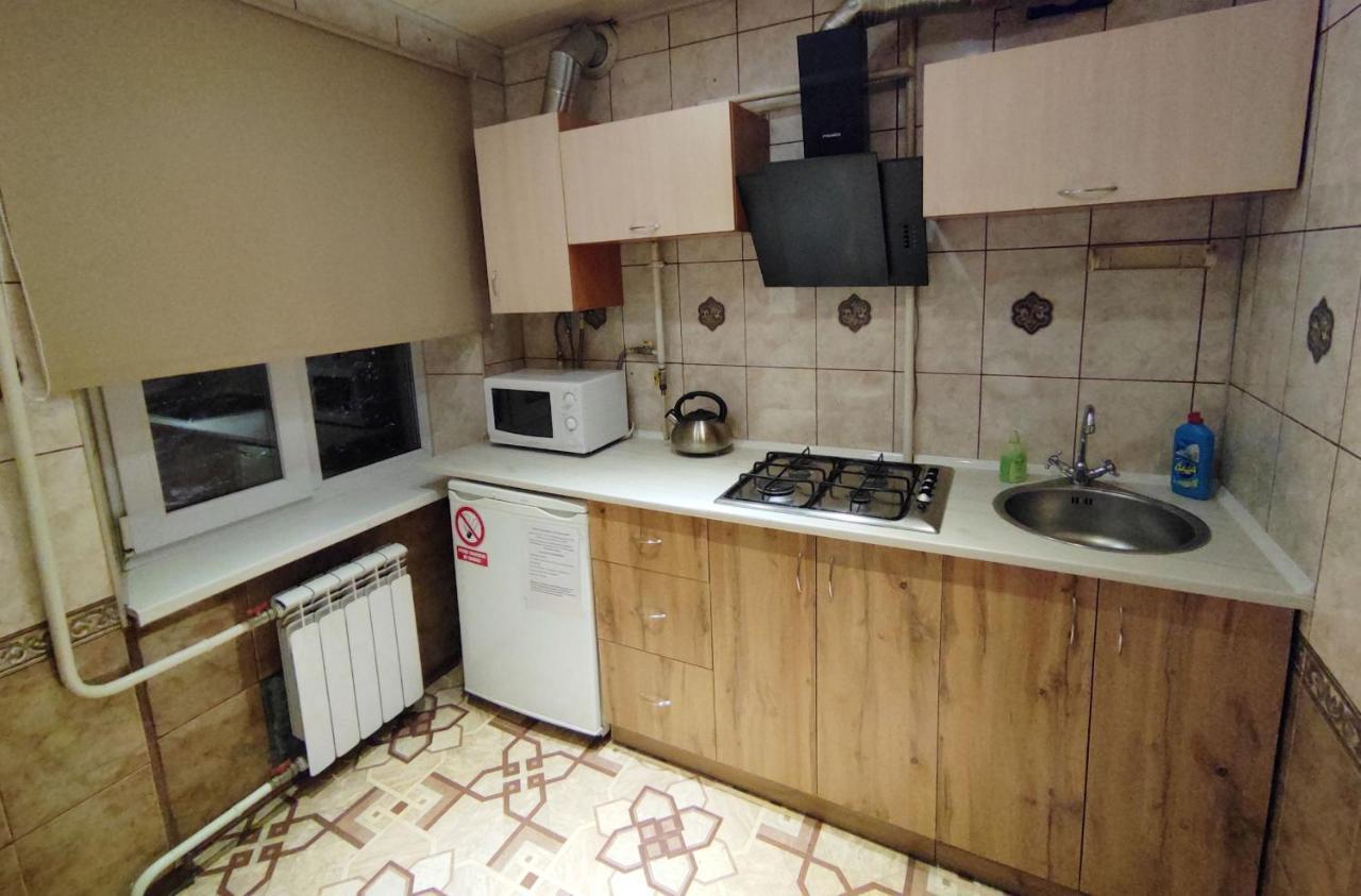 Апартаменты В Центре Металлургов 27 Kr Apartments Kryvyi Rih Exterior photo